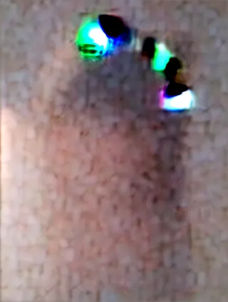 中差评代删：电商黑产的隐秘角落与火车图片视频：记录与传播的双